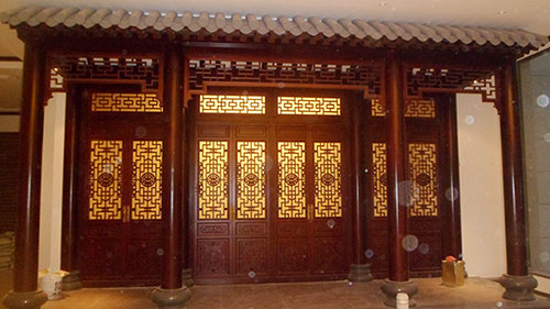 石柱喜迎门中式木作为大家介绍传统中式门窗的种类